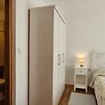 Appartement Vesna & Mario With Pool Sveti Lovreč Pazenatički