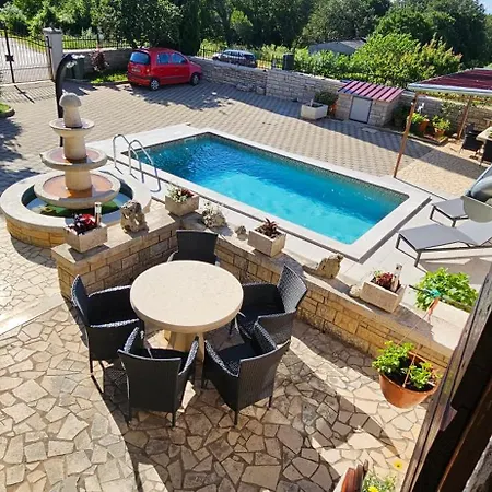 Vesna & Mario With Pool * Sveti Lovreč Pazenatički